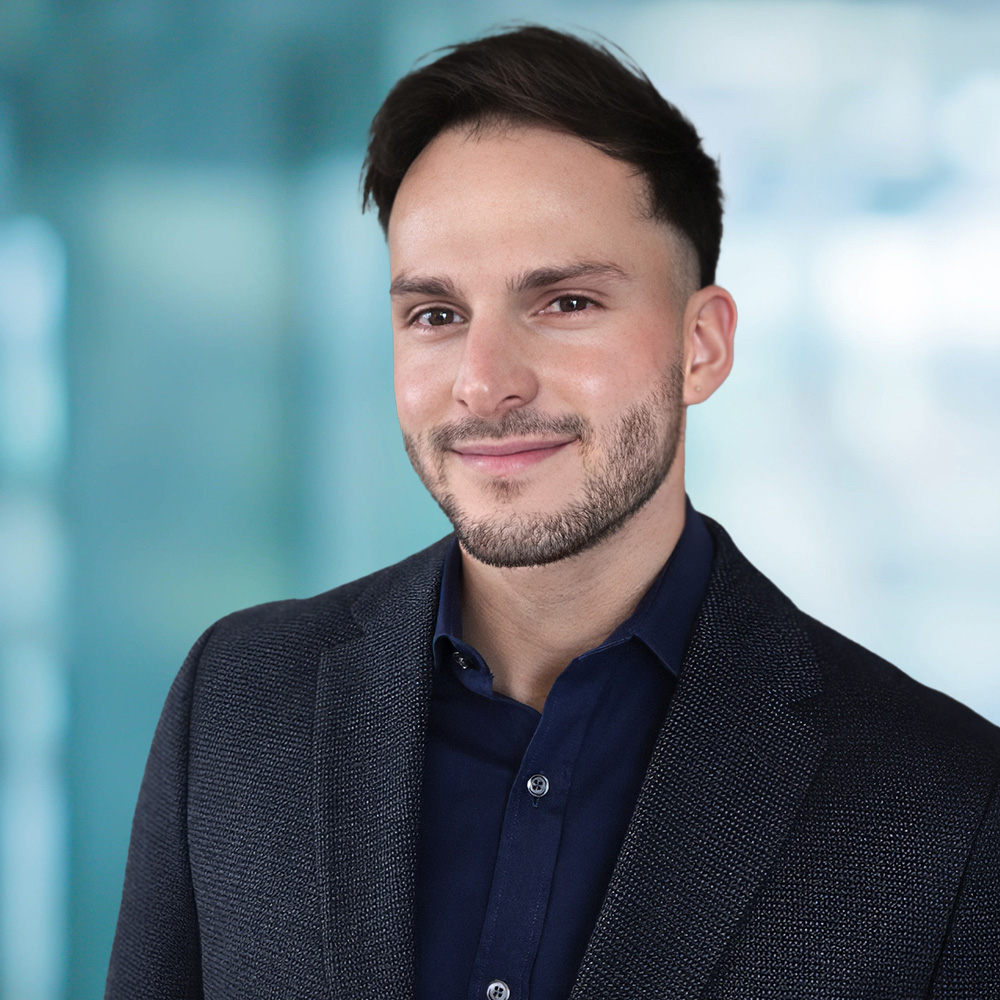 Noah Miller, financial coach and founder of Digital Abundance Coaching